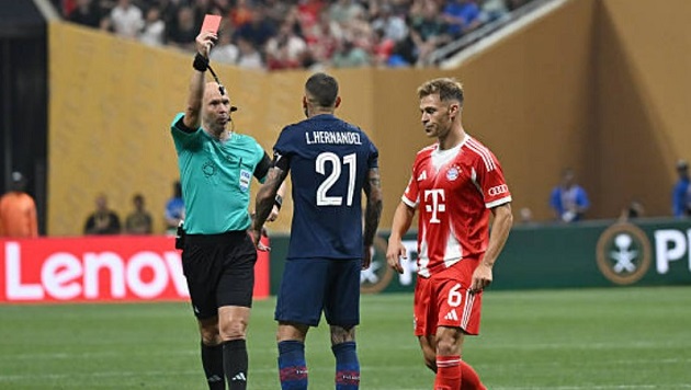 PSG thắng kịch tính Bayern Munich với hai thẻ đỏ và VAR gây tranh cãi